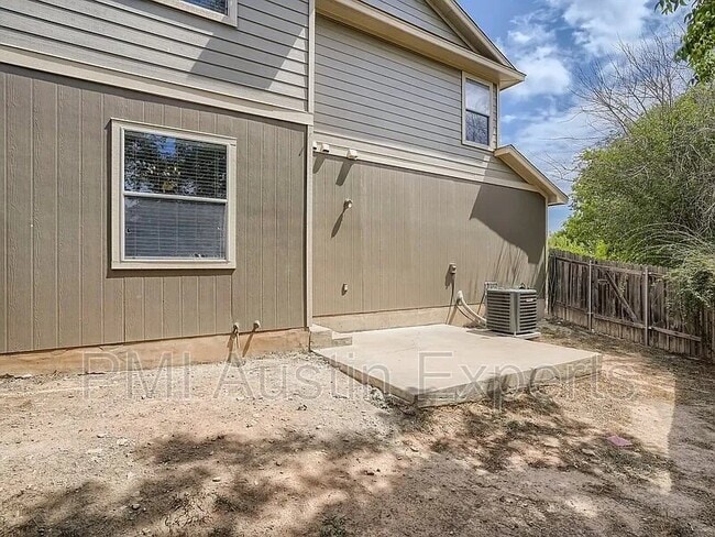 Building Photo - 13913 Harris Ridge Blvd