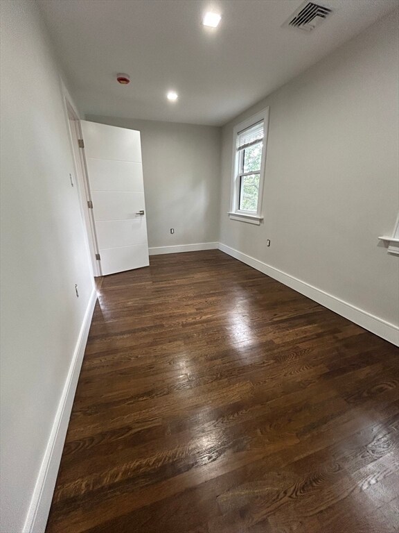 Building Photo - 9 Hawthorne Rd