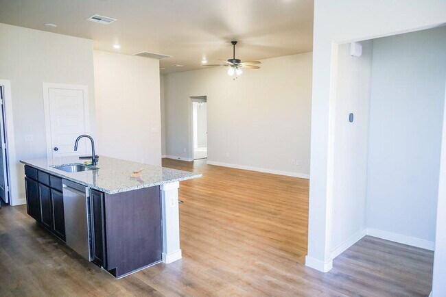 Building Photo - 2916 Corpus Ave