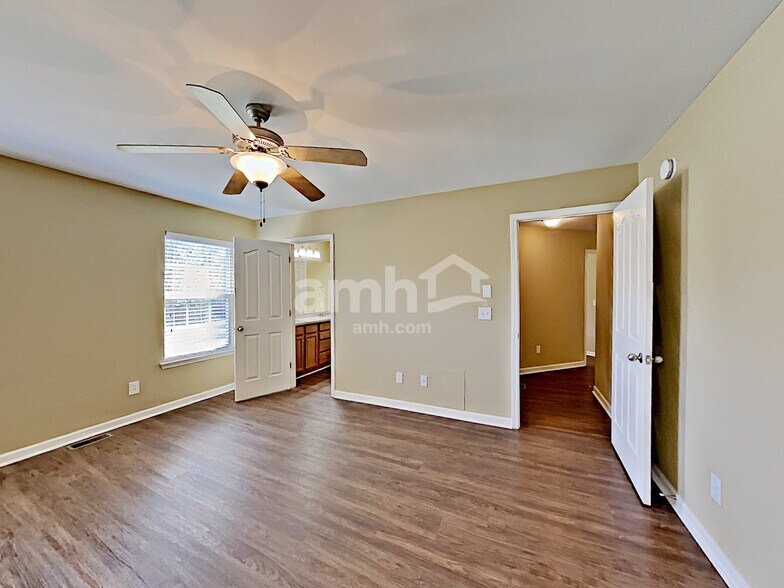 Building Photo - 5219 Cloister Dr