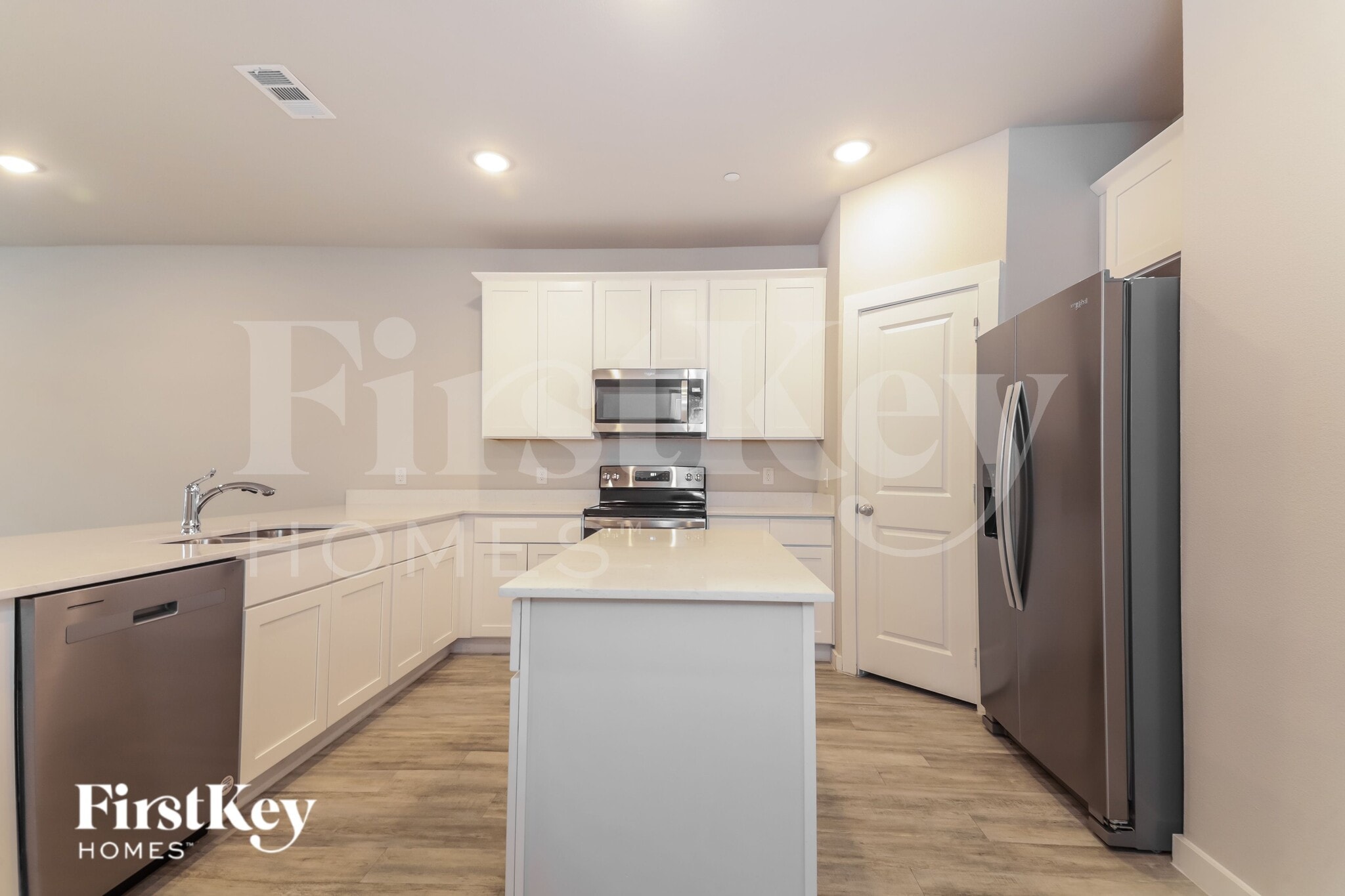 Building Photo - 623 Sophia Wy