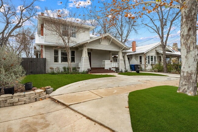 Primary Photo - 617 E Park Ave