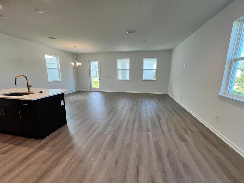 Building Photo - 1614 Ridgeback Ln