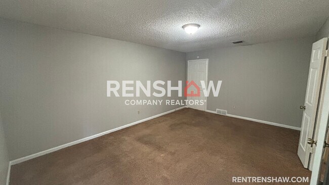 Building Photo - 4644 Benoit Dr