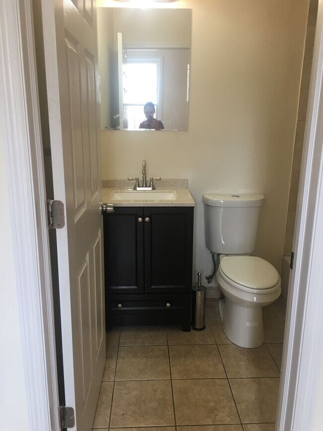 Building Photo - 342-344-344 Hawthorne Ave