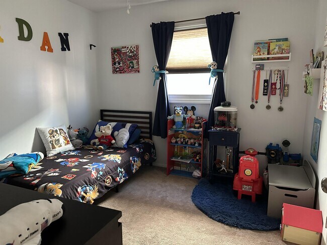 Building Photo - 103 E 26th St