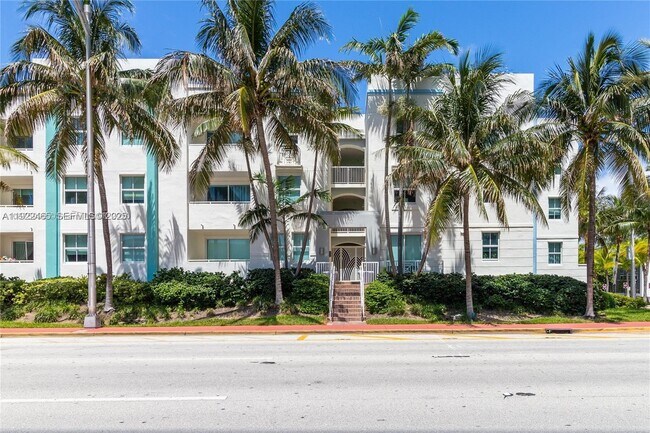 Primary Photo - 9172 Collins Ave