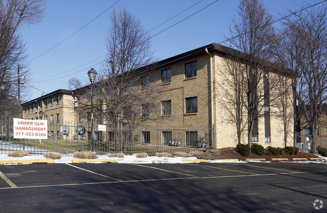 Primary Photo - Greenway Apartments