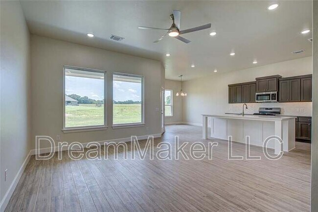 Building Photo - 207 Hope Ave