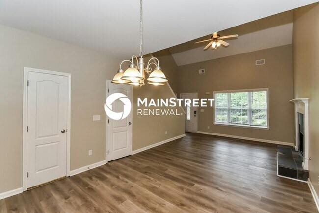 Building Photo - 3 Bedroom Pet-Friendly Home in Dallas, GA with Main Street Renewal