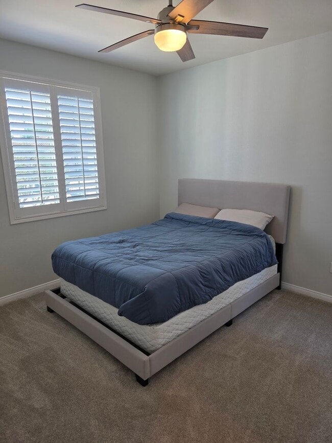 Building Photo - Gorgeous Single Level, 4 Bedroom Pool Home with Solar!