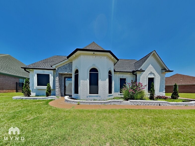 Primary Photo - 5373 Solitaire Way