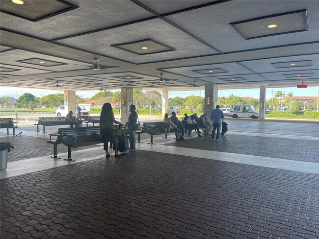 Building Photo - 12850 SW 4th Ct