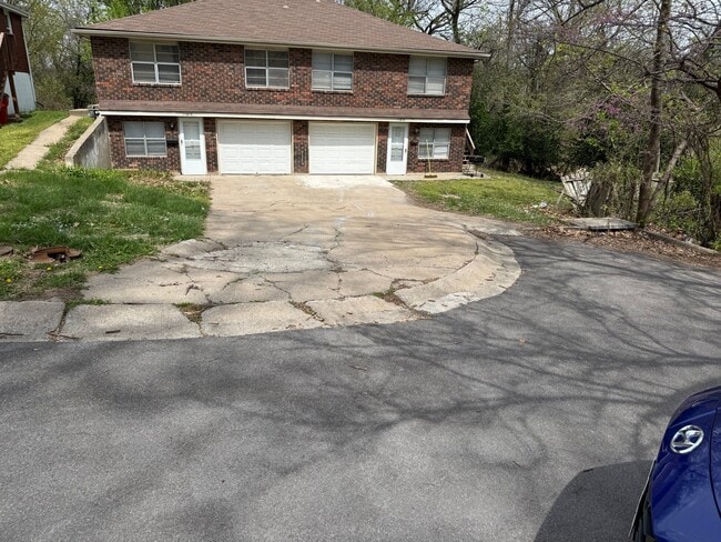 Building Photo - 11610-11612 E Ivanhoe Ct