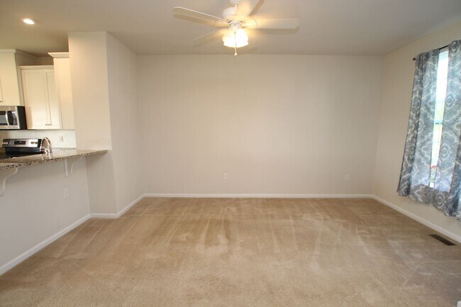 Building Photo - The Homestead- immaculate town home with c...