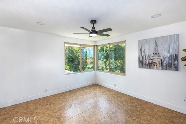 Building Photo - 1250 Kinglake Dr