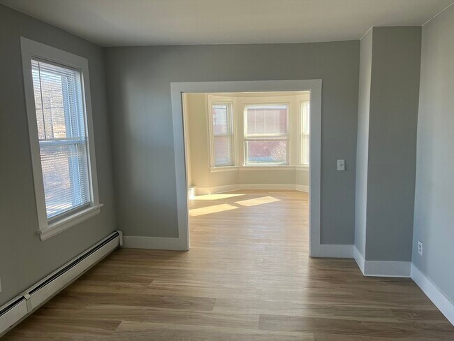 Building Photo - 159 E Central St