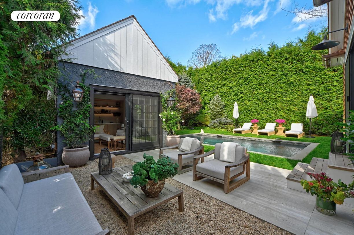 Building Photo - 95 Fordham Rd