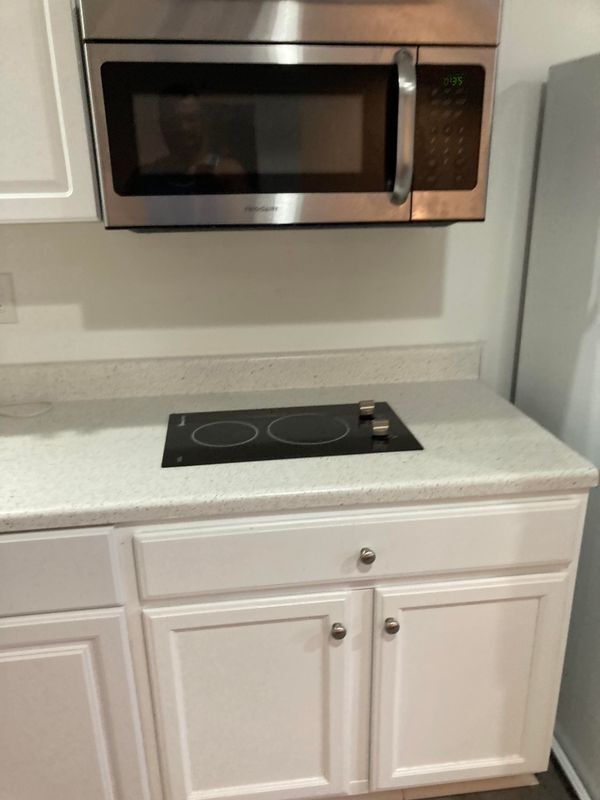 Building Photo - 20573 Breezyhill Dr