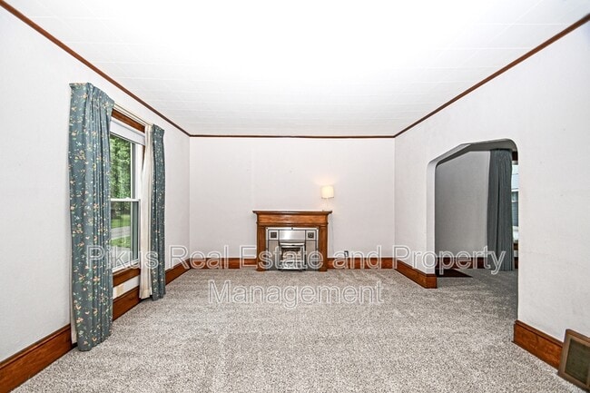 Building Photo - 9459 Maple Ave SE