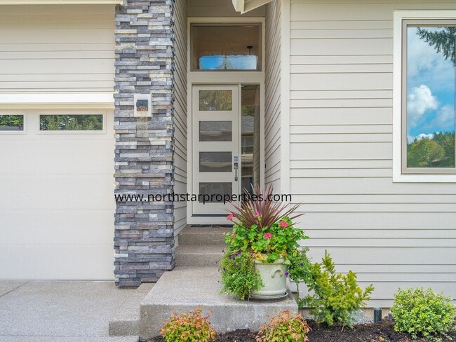 Building Photo - Tranquil Elevated Design in Tigard