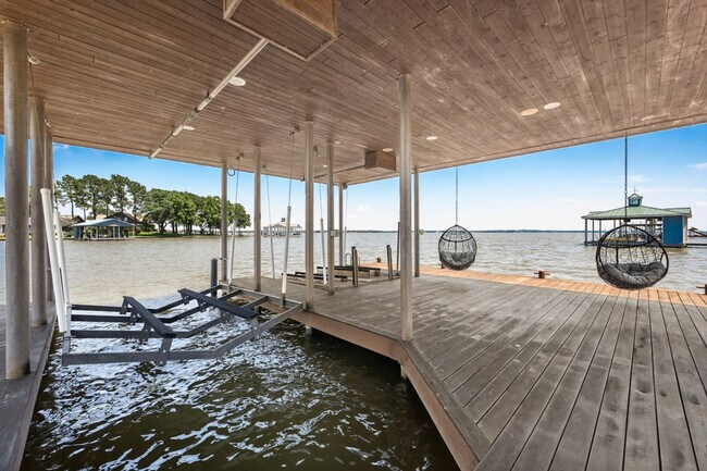 Building Photo - 1012 Chestnut Dr