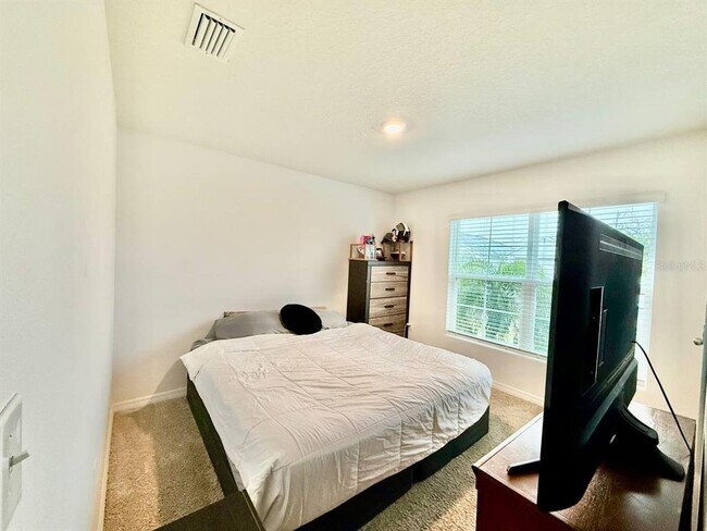 Building Photo - 1026 Golden Shiner Ave