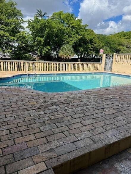 Building Photo - 4275 NW South Tamiami Canal Dr