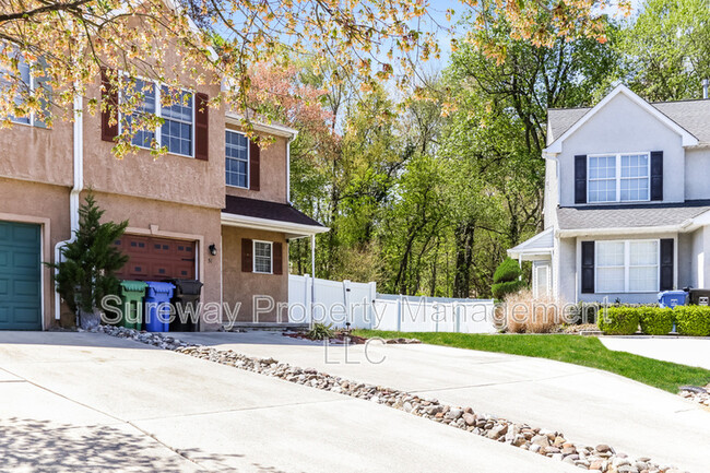 Building Photo - 51 Meadow Ct