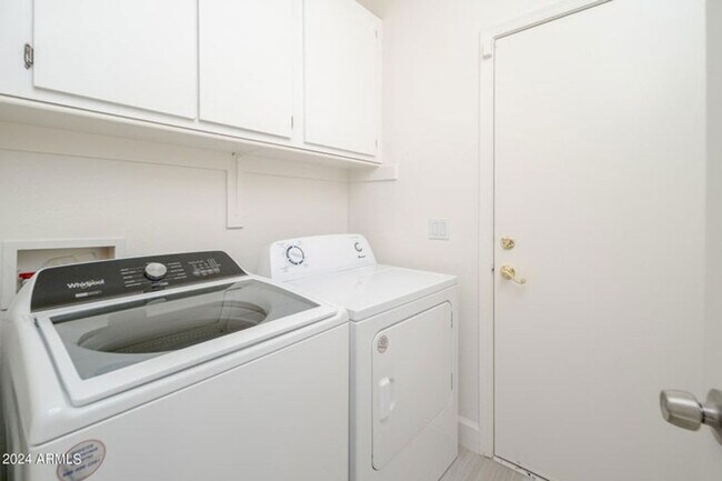 Building Photo - 26515 N 67th Dr