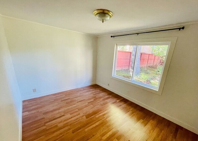 Building Photo - 24 Coronado Ave