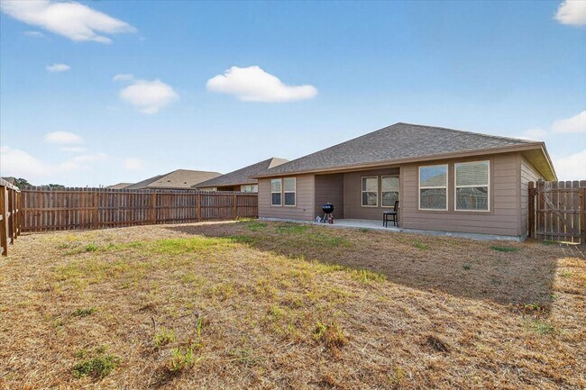 Building Photo - 3909 Shiva Dr