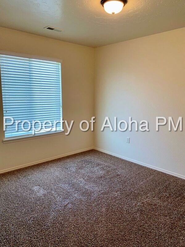 Building Photo - 1053 W Pine Ave