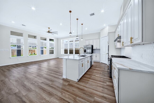 Building Photo - 9627 Champion Heavens Dr