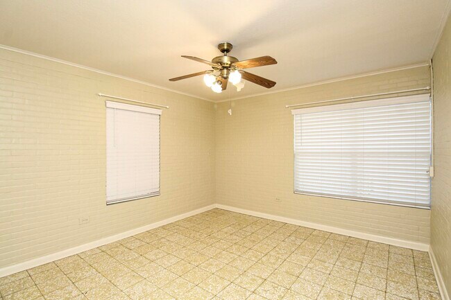 Building Photo - 2504 Clark Blvd