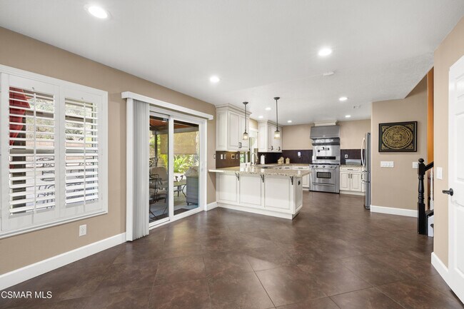 Building Photo - 1648 Meadowglen Ct