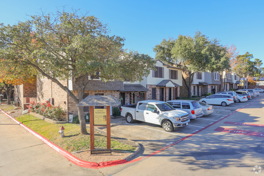 Primary Photo - Round Rock Townhomes