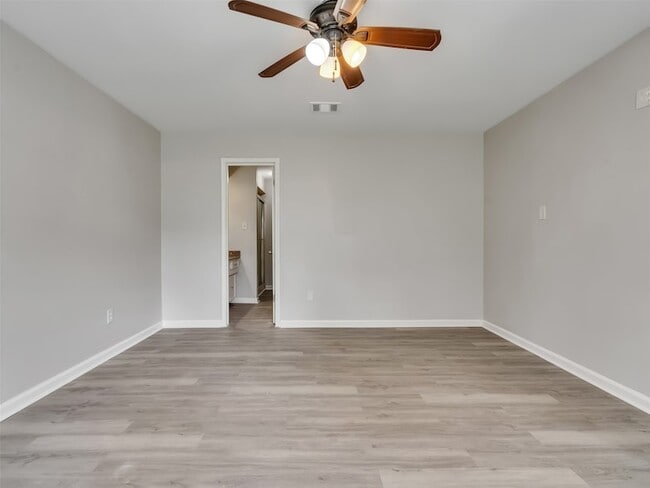 Building Photo - 612 Orangewood Dr