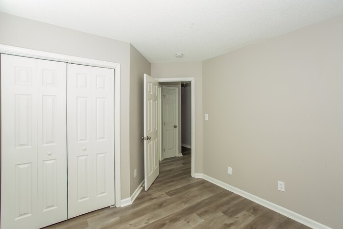 Building Photo - 4173 Ivydale Ave SW