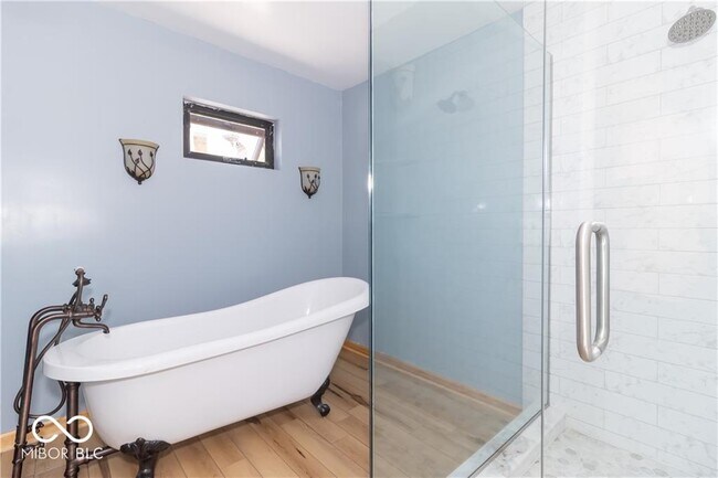 Building Photo - 404 N State St