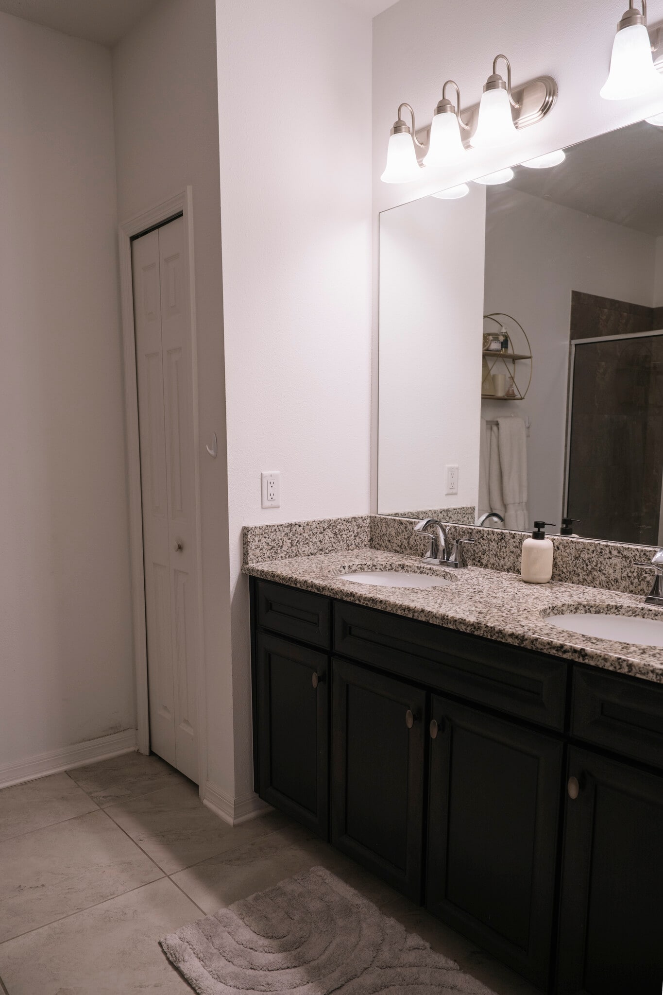 Master Bath - double vanity - 2471 Golden Pasture Cir