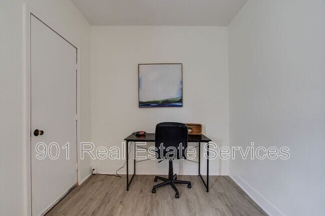 Building Photo - 1954 Manila Ave