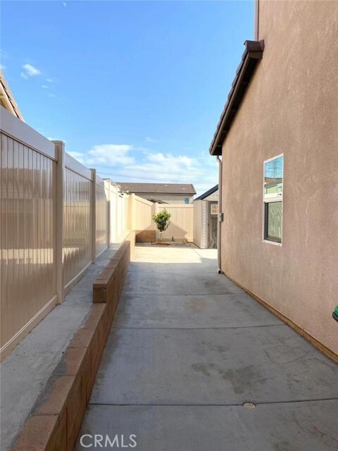 Building Photo - 1055 Raven Ct