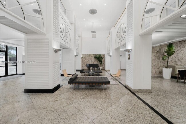 Building Photo - 780 NE 69th St