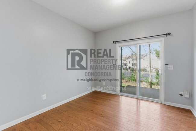 Building Photo - 1518 Hamden Dr