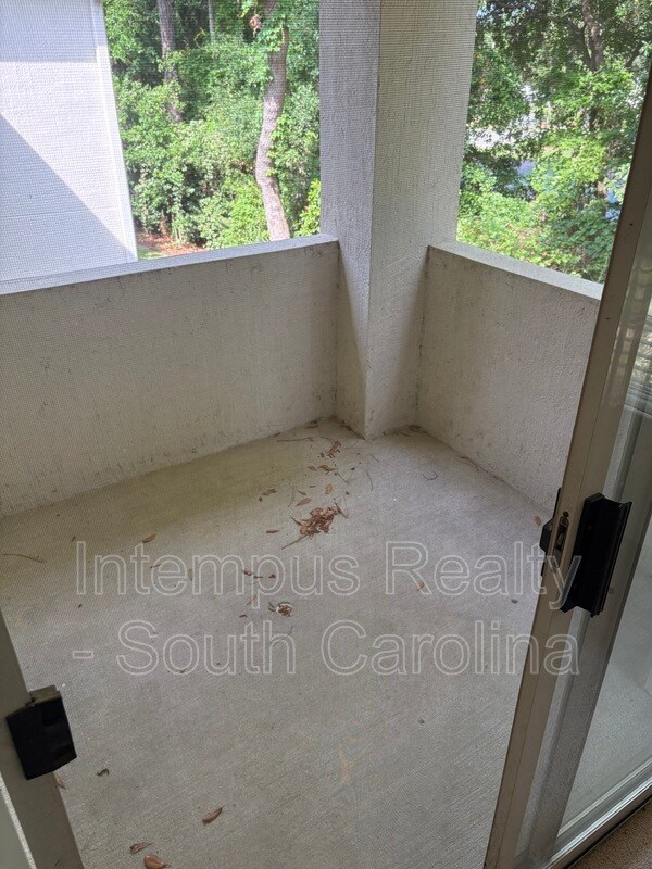 Building Photo - 897 Fording Island Rd