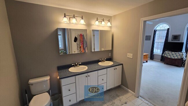 Building Photo - 126 Pinecrest Rd