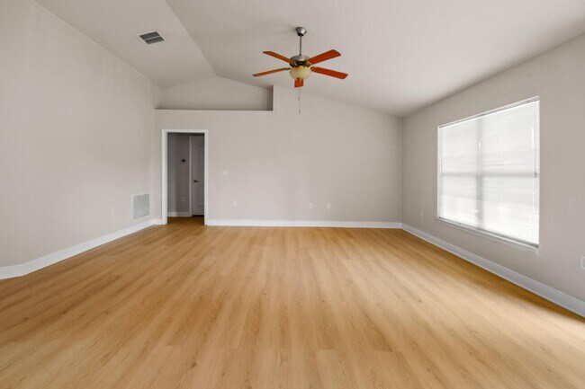 Building Photo - 2273 SW Monterrey Ln