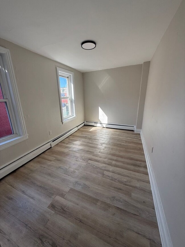 Building Photo - Spacious 3BR House in Columbia!