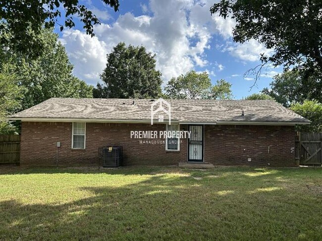 Building Photo - 10554 French Fort Dr